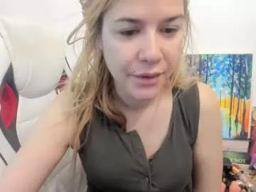 Photos of artsyandcraftsy_ from Chaturbate is Freechat