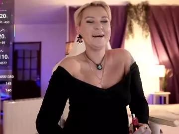 divine_kim from Chaturbate
