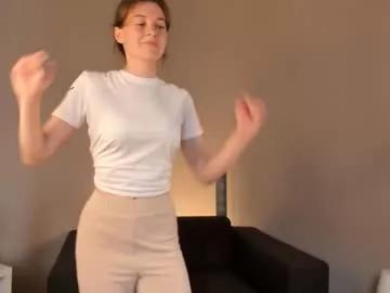 dollybiglow from Chaturbate
