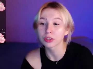 holly_pie from Chaturbate
