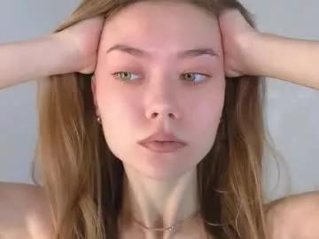 lovelylittlekiki from Chaturbate is Freechat