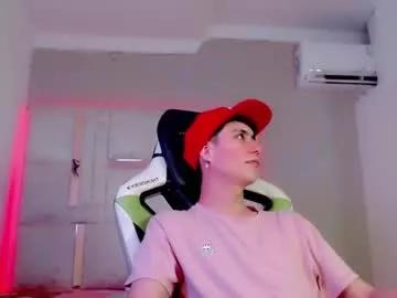 michael_twinkk from Chaturbate is Freechat