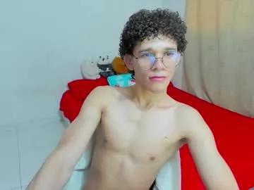 tom_blue10 from Chaturbate is Freechat