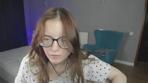browneyess from Cherry is Freechat