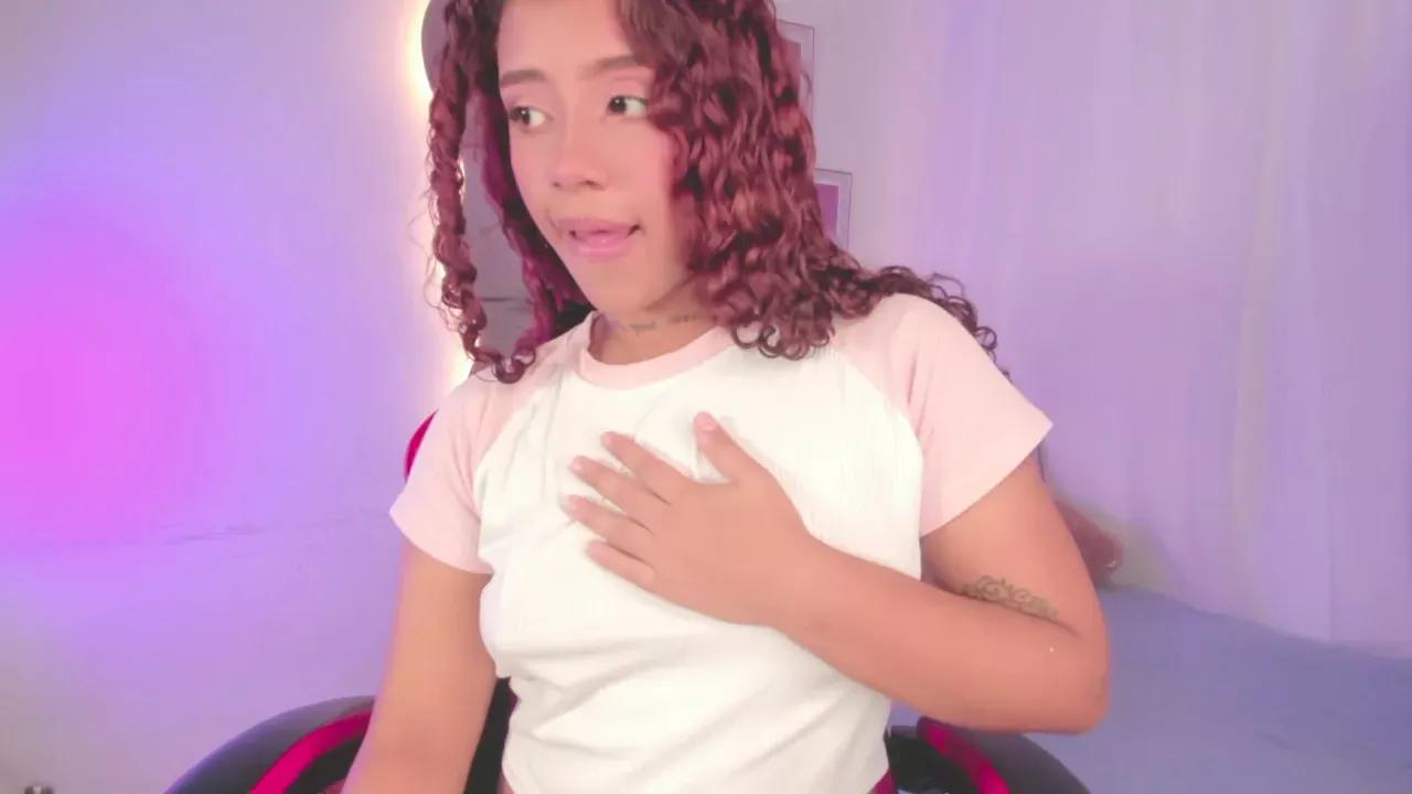 Photos of curlyvenus from Cherry is Freechat