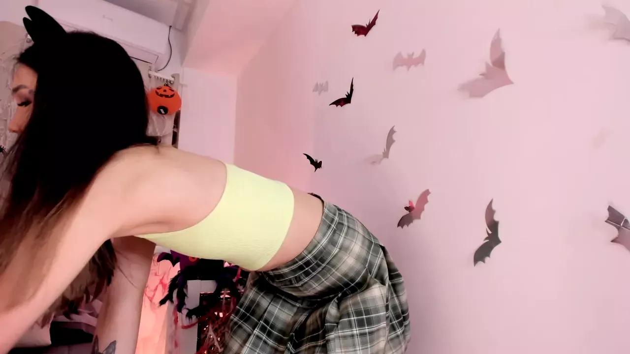 divinemadness from Cherry is Freechat