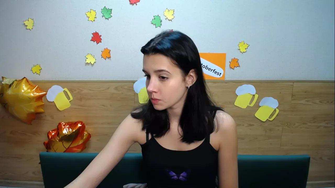 lettycurly from Cherry is Freechat