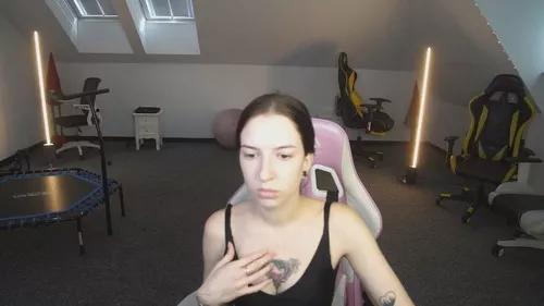 lili054 from Cherry is Freechat