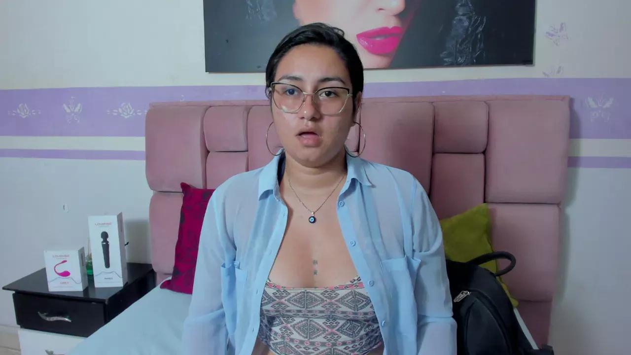 lunanueva from Cherry is Freechat