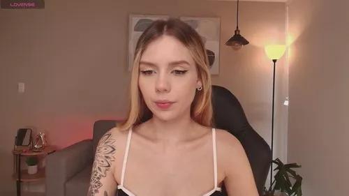 mirandashaw from Cherry is Freechat