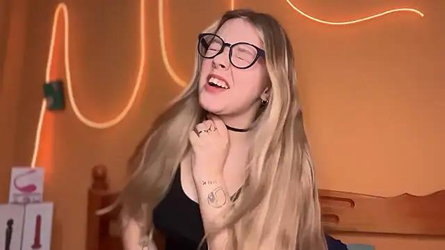 -veranito- from StripChat is Freechat
