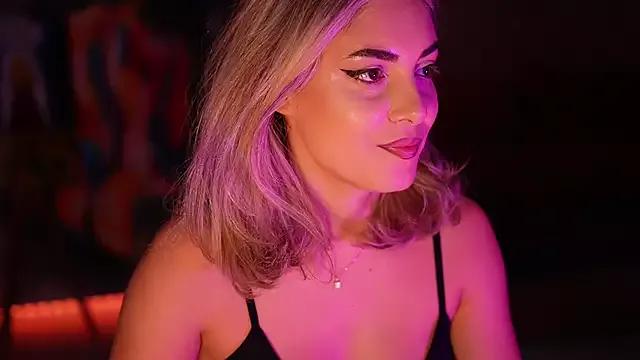 _Allie_ from StripChat is Freechat