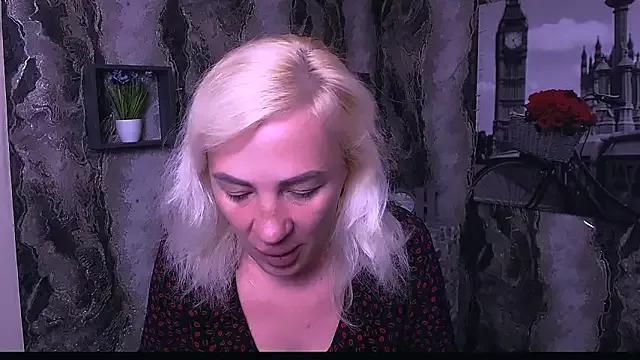 _AmandaGold_ from StripChat is Freechat