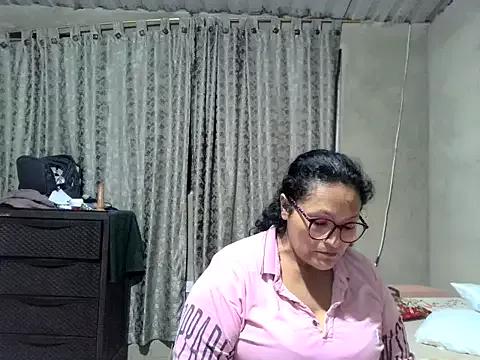 _Cristal from StripChat is Freechat