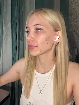 _HollyWay_ from StripChat is Freechat