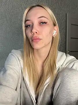 _HollyWay_ from StripChat is Freechat