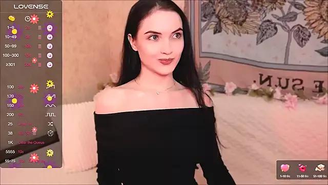 AdelinaRoss from StripChat is Freechat