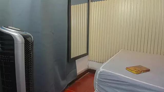 Aida-nicolle from StripChat is Freechat