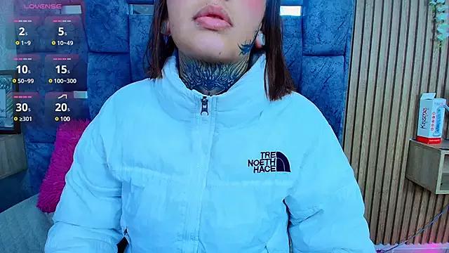 aisha_8_ from StripChat is Freechat