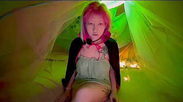 Akemilun from StripChat is Freechat