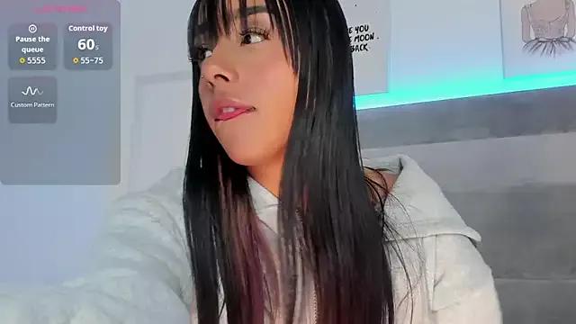 Aleja_ruizz from StripChat is Freechat