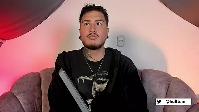 Alejandress_and_min from StripChat is Freechat