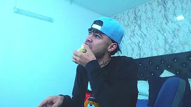 Alejo_Big1 from StripChat is Freechat