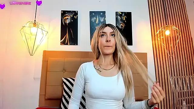 alesziarose from StripChat is Freechat