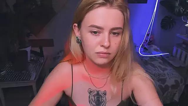 Alexa__Pears from StripChat is Freechat