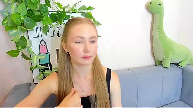 AlexMiss_Ray from StripChat is Freechat