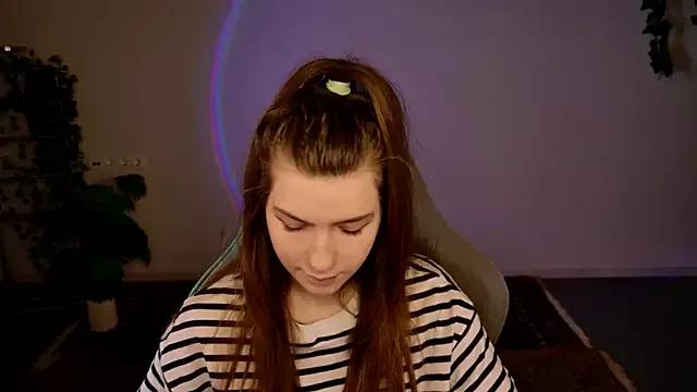 AliceCUNTach from StripChat is Freechat