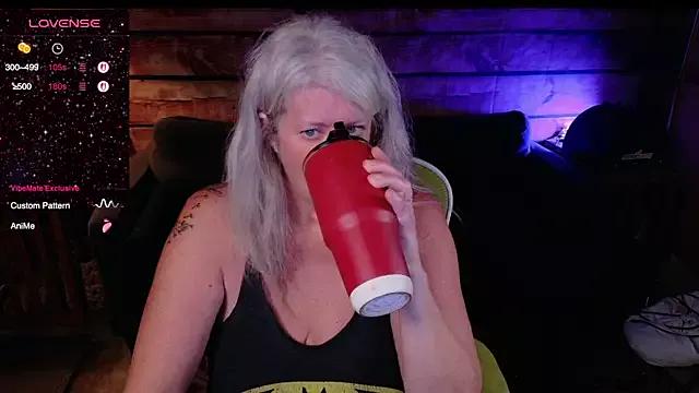 AliceHarlot from StripChat is Freechat