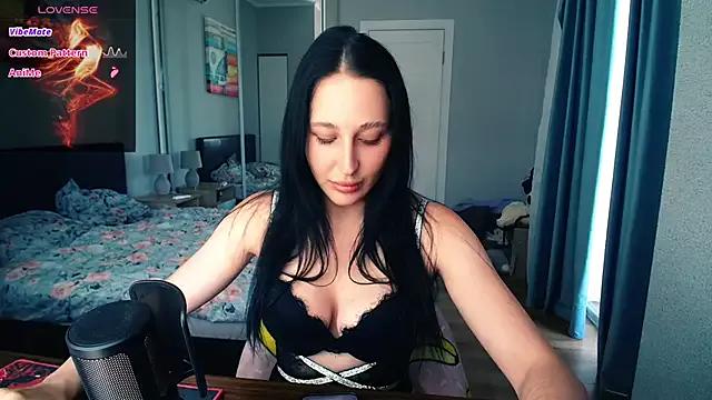 AliceTurnOn from StripChat is Freechat