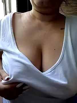 Alicia_natur from StripChat is Freechat