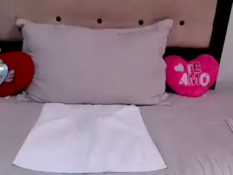 Aliianasquirt from StripChat