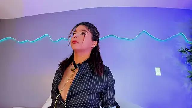 AlinaSweett_ from StripChat is Freechat