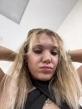 AlisaMyers from StripChat is Freechat