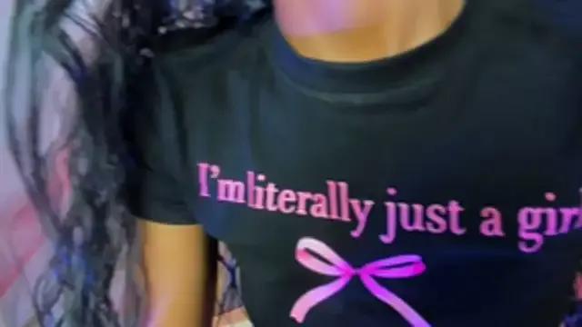 alix_noa from StripChat is Freechat