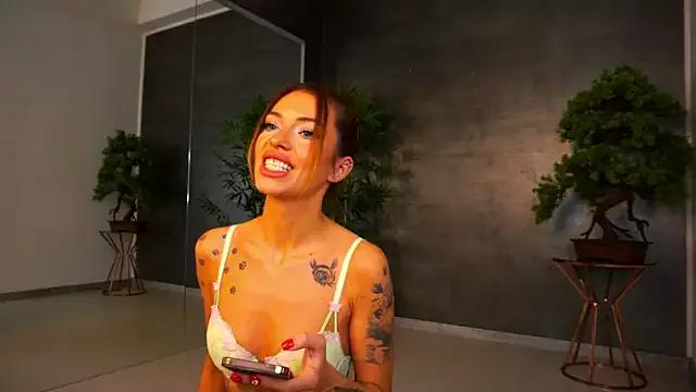 AmandaPaw from StripChat