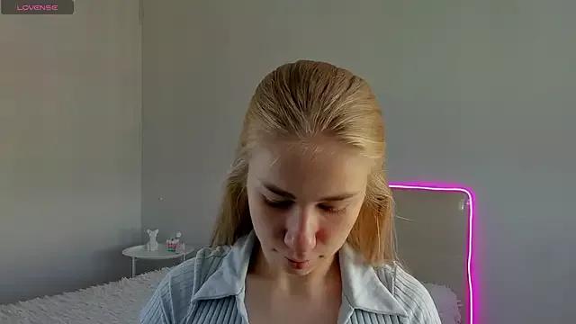 AmberArt from StripChat is Freechat