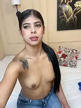 Ambersfoxx from StripChat is Freechat