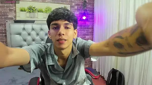 AmethystShadow17 from StripChat is Freechat