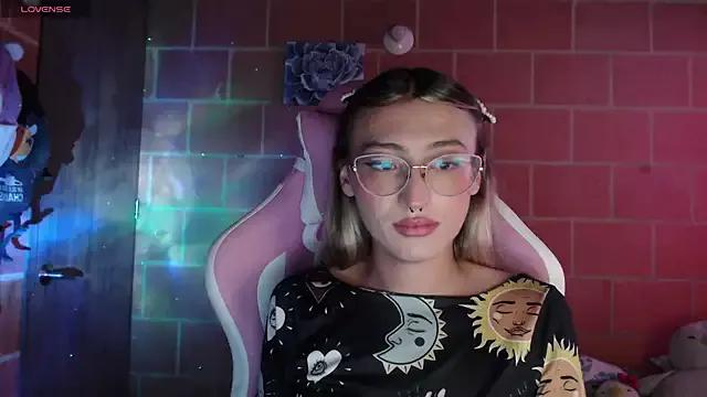 Andrea_camilaaa from StripChat is Freechat