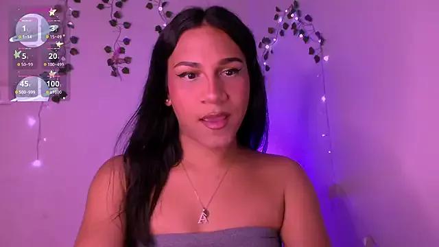 AndreaaFoxx from StripChat is Freechat