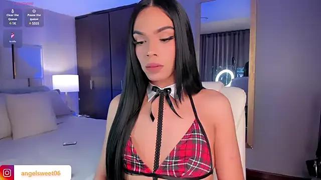 Angelina_Rossi from StripChat is Freechat