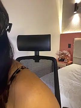 AniiRose from StripChat is Freechat
