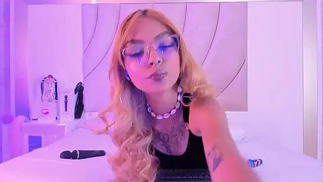 AnnahiBaker from StripChat is Freechat