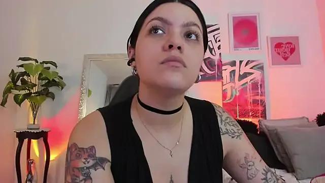 AnnieHuntters from StripChat is Freechat