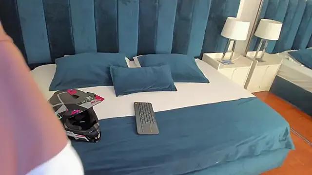 AnnyCherry_ from StripChat is Freechat
