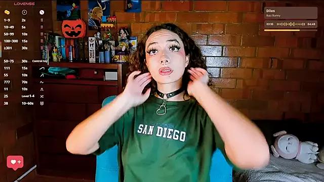 Annycolin_ from StripChat is Freechat